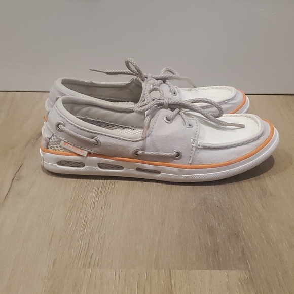 Columbia Shoes - Columbia Women's Canvas Boat Shoes. Size 6. Pre-owned.